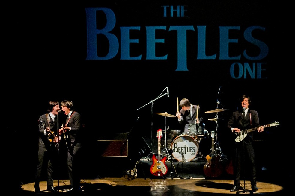 3 de 8
&ldquo;The Beetles One&rdquo; considerada melhor banda cover se apresenta no Teatro de Araras &mdash; Foto: Tati Zanichelli
