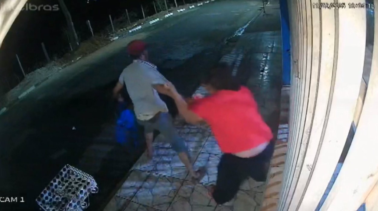 VÍDEO: mulher é esfaqueada pelo ex em Casa Branca; suspeito foi preso
