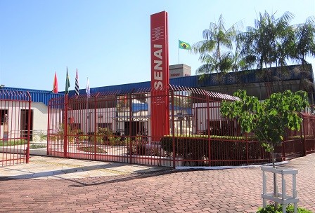 Senai oferece cursos gratuitos para áreas da indústria; veja como ...
