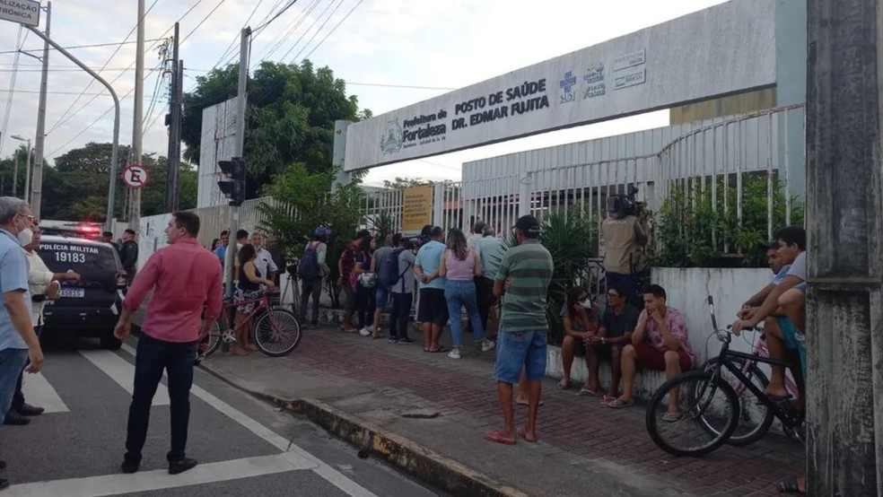 Tiroteio deixou três pessoas mortas em posto de saúde de Fortaleza, em maio de 2022. — Foto: Biana Alencar/ SVM