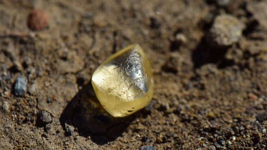 O parque nos EUA onde visitantes podem achar — e levar para casa —diamantes que valem milhares de dólares - Mulher de NY passou um mês procurando joia no local para usar em sua aliança de noivado. O Crater of Diamonds State Park, no Arkansas, é um dos únicos lugares do mundo onde o público pode procurar diamantes em uma fonte vulcânica original.