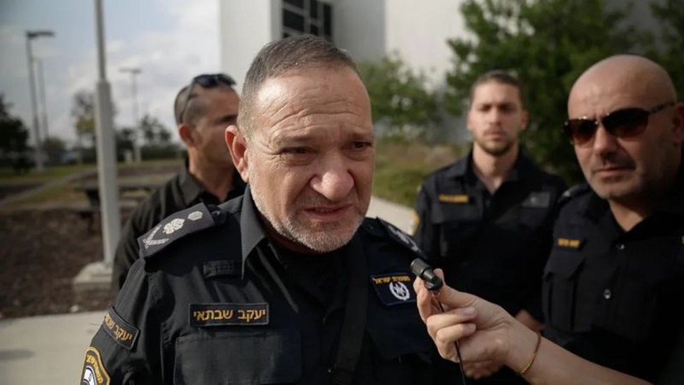 'Israel em sete de outubro não é o mesmo país que acordou na manhã seguinte', segundo o chefe de polícia Yaacov Shabtai — Foto: DAVE BULL via BBC