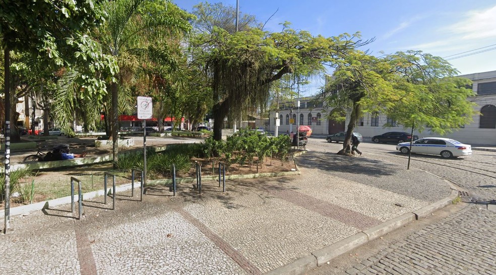 Praça Leoni Ramos, na Cantareira, em Niterói, onde vítima embarcou — Foto: Reprodução/Google Maps