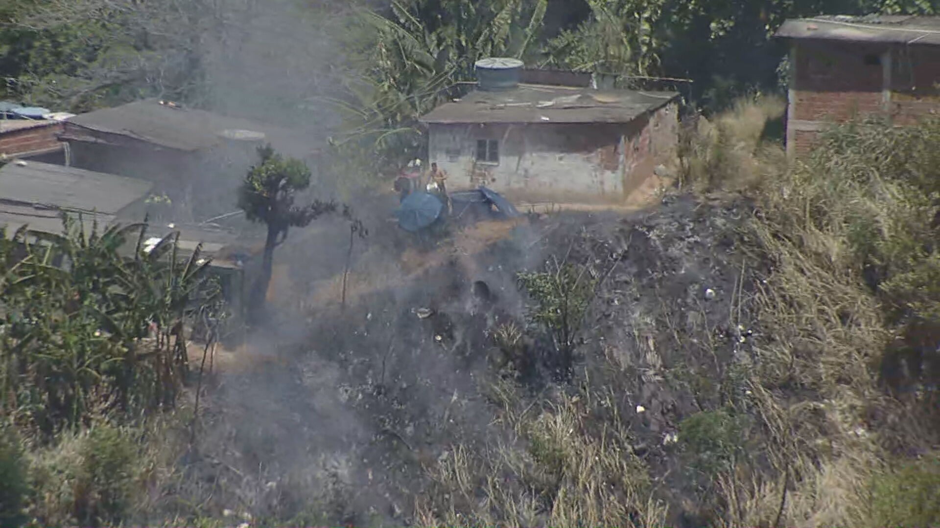 Incêndios atingem morros do Rio