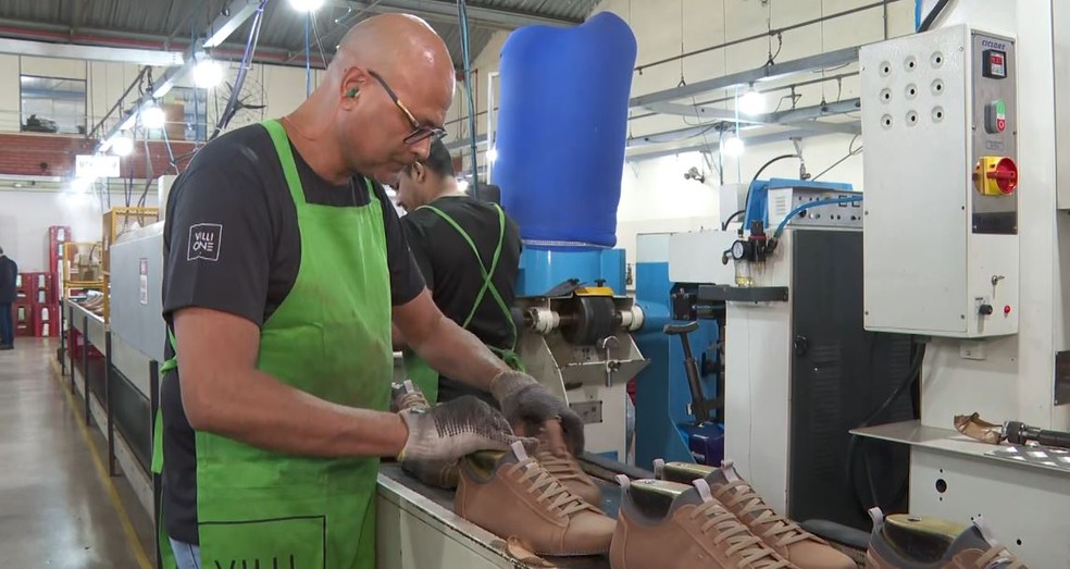 Fábrica de calçados em Franca (SP); setor foi um dos afetados pelo tarifaço de Trump — Foto: Reprodução/EPTV