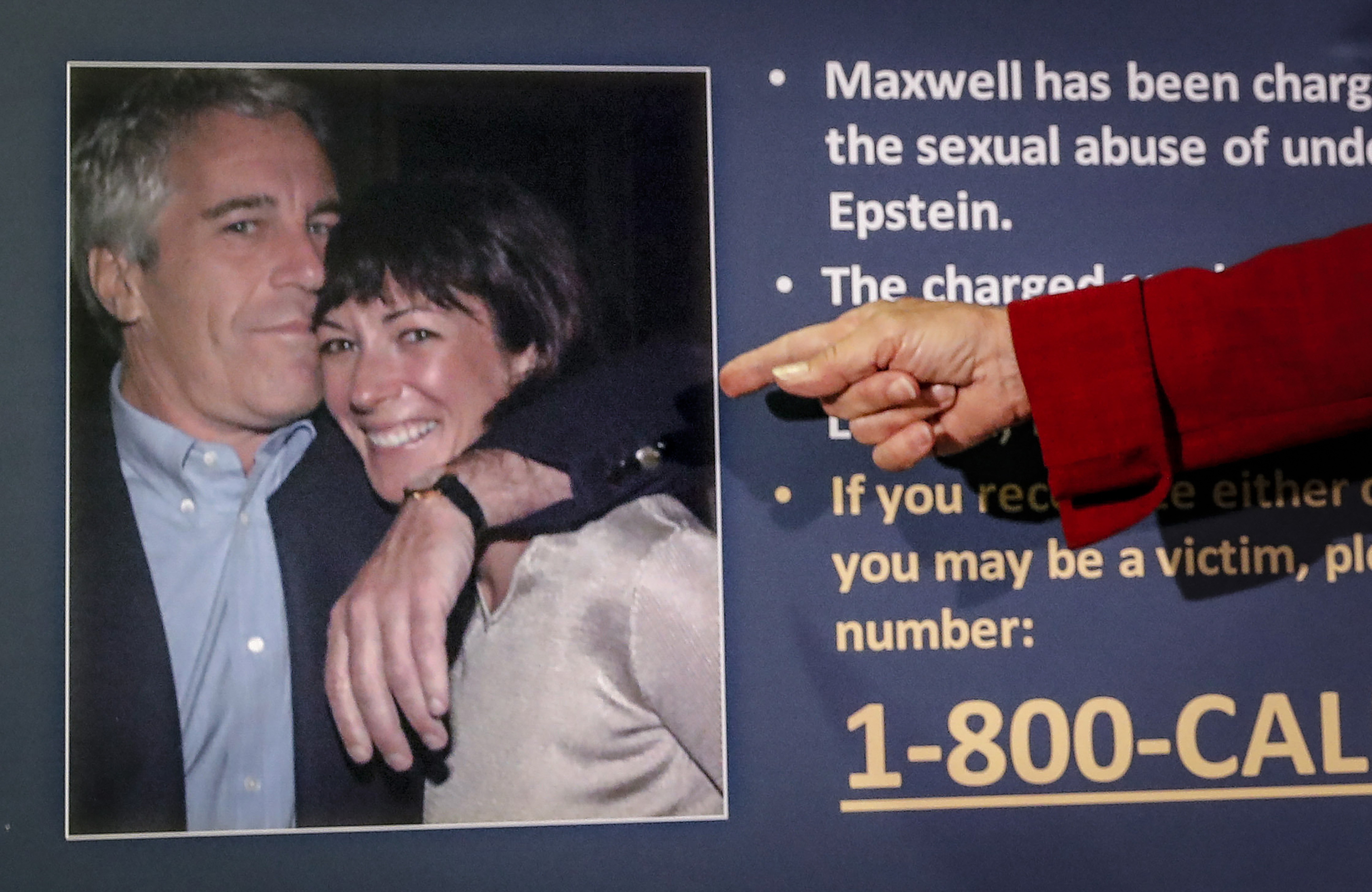 Ex de Epstein diz em depoimento não acreditar que ele tenha cometido suicídio na prisão