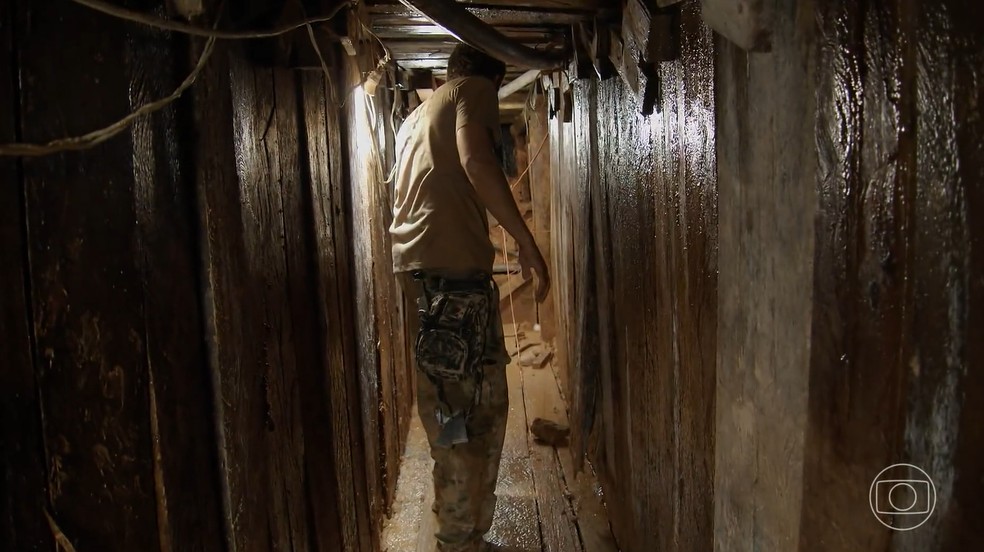 Garimpeiros fazem escavações subterrâneas para escapar das fiscalizações. — Foto: Reprodução/Jornal Nacional