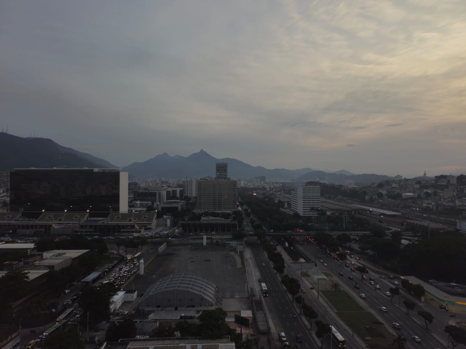 Frente fria chega ao RJ, e há chance de chuva nesta quinta