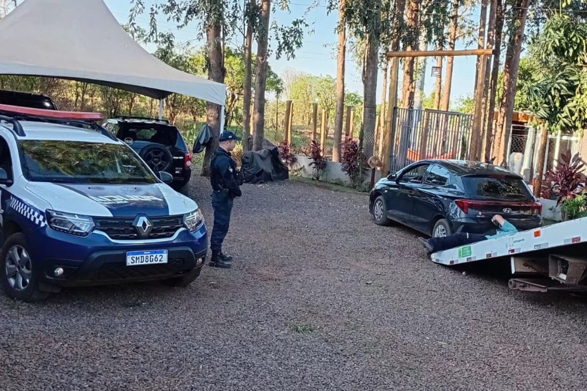 Suspeito de assaltar e ameaçar motorista de app durante corrida é perseguido por policiais em MS