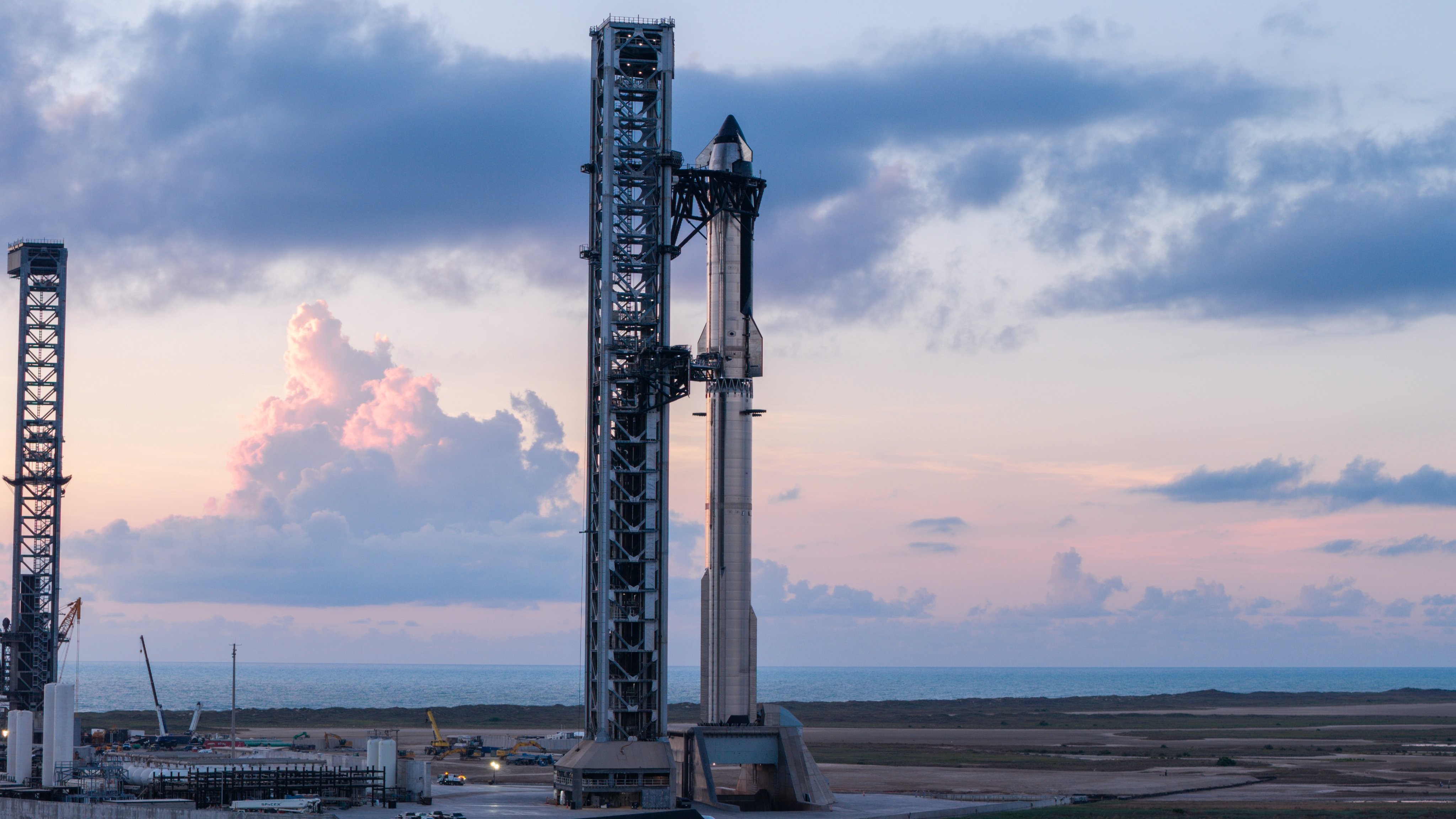 Starship, nave de futuras missões à Lua, fará 1º voo com voltas completas na Terra nesta segunda; veja o que esperar