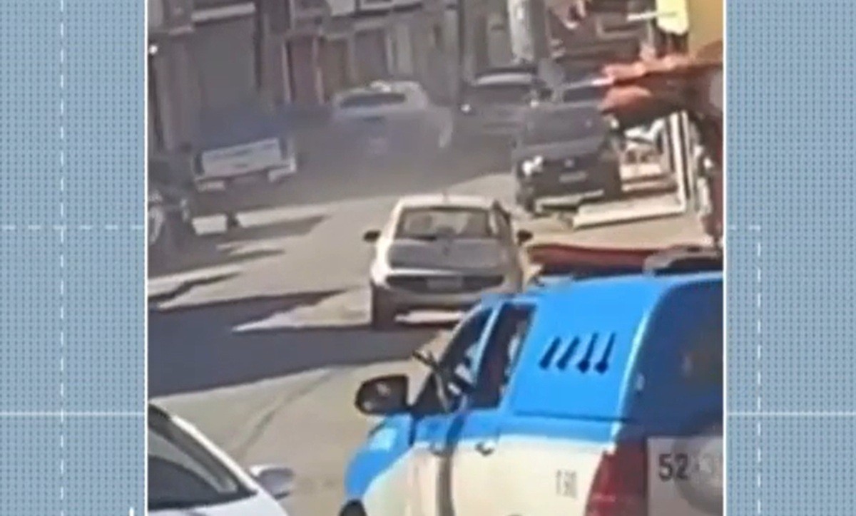 Suspeito causa acidente que deixa quatro feridos, incluindo bebê, durante fuga em Cabo Frio