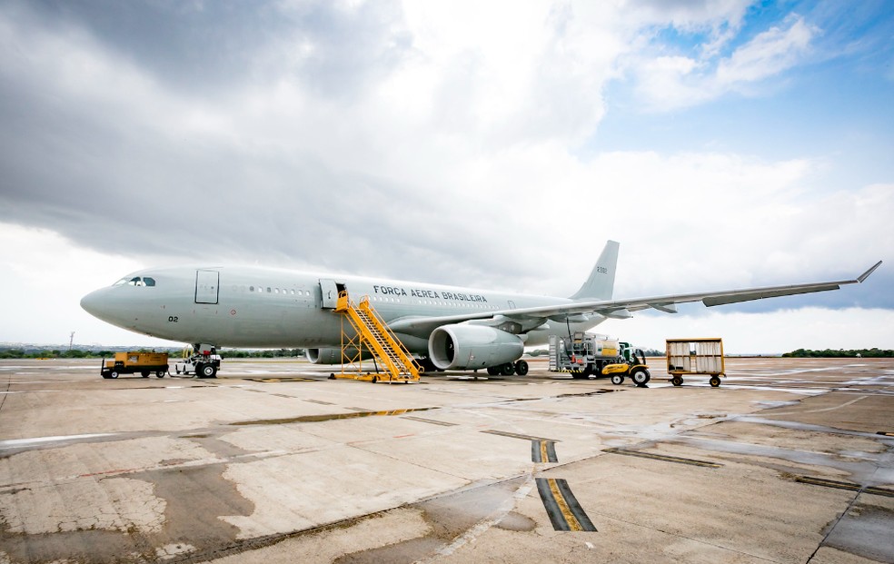Aeronave KC-30 deve ser utilizada na repatriação de brasileiros no Libano — Foto: SO Johnson/Força Aérea Brasileira