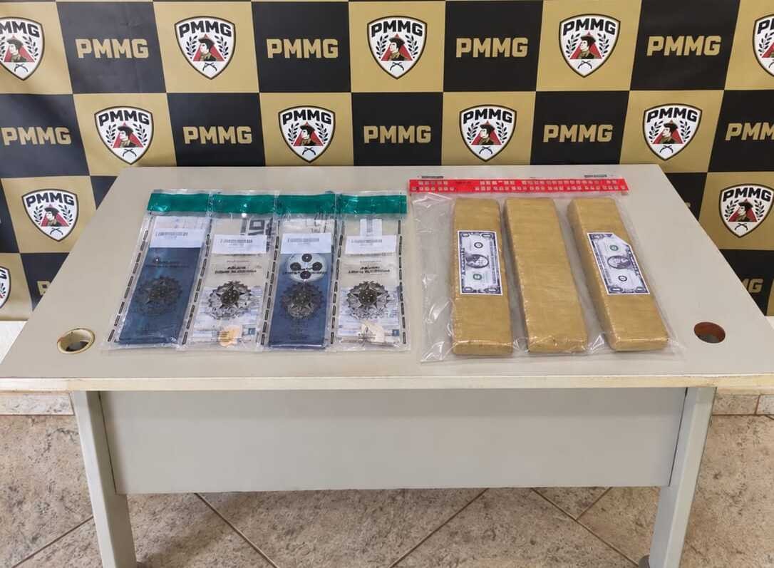 Fuga de abordagem na BR-116 termina com dois presos e drogas apreendidas