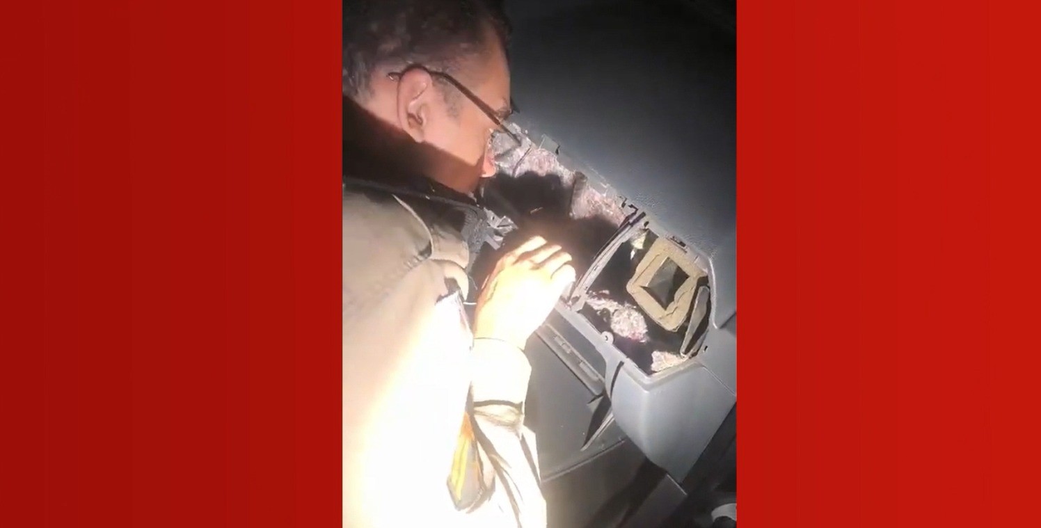VÍDEO: Barras de crack são encontradas em airbag de carro em Inimutaba