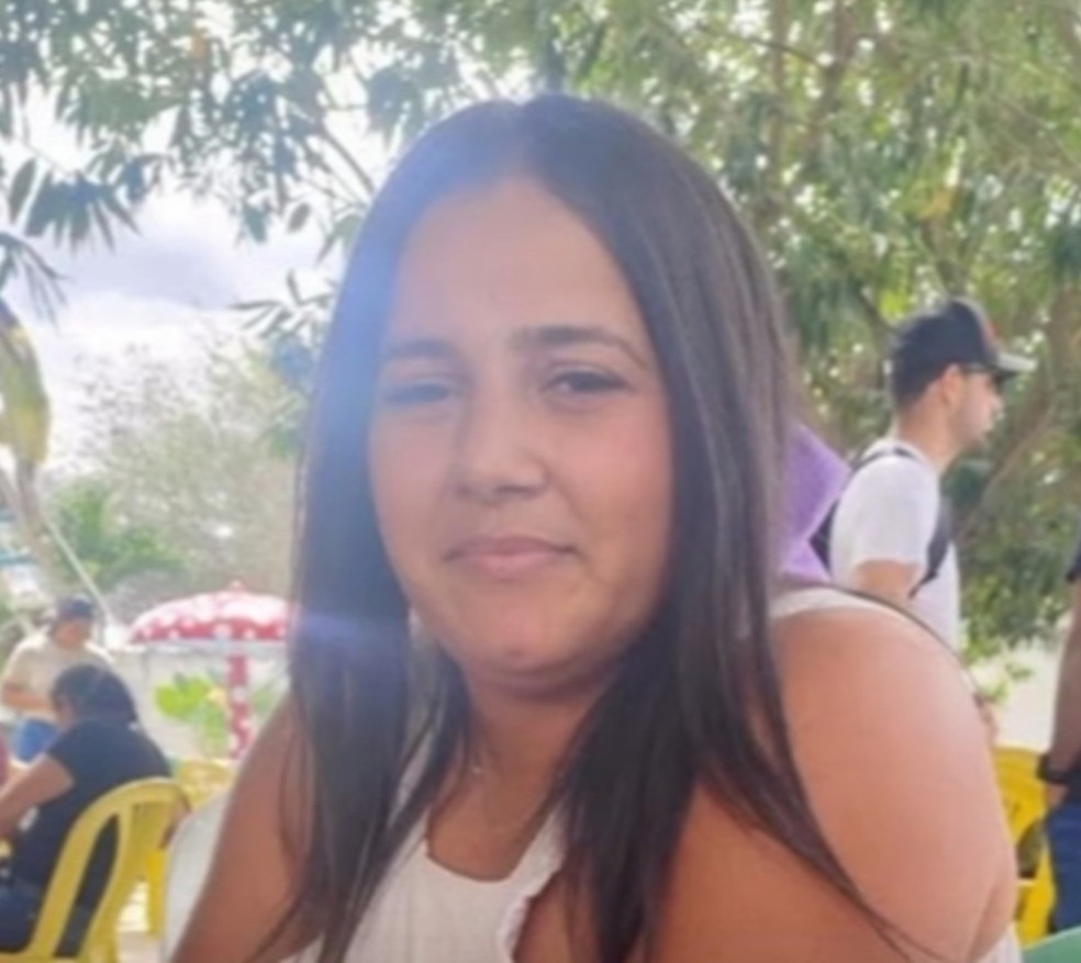 Marcela dos Santos Barbosa foi encontrada morta às margens da rodovia — Foto: Reprodução/TV Asa Branca Alagoas