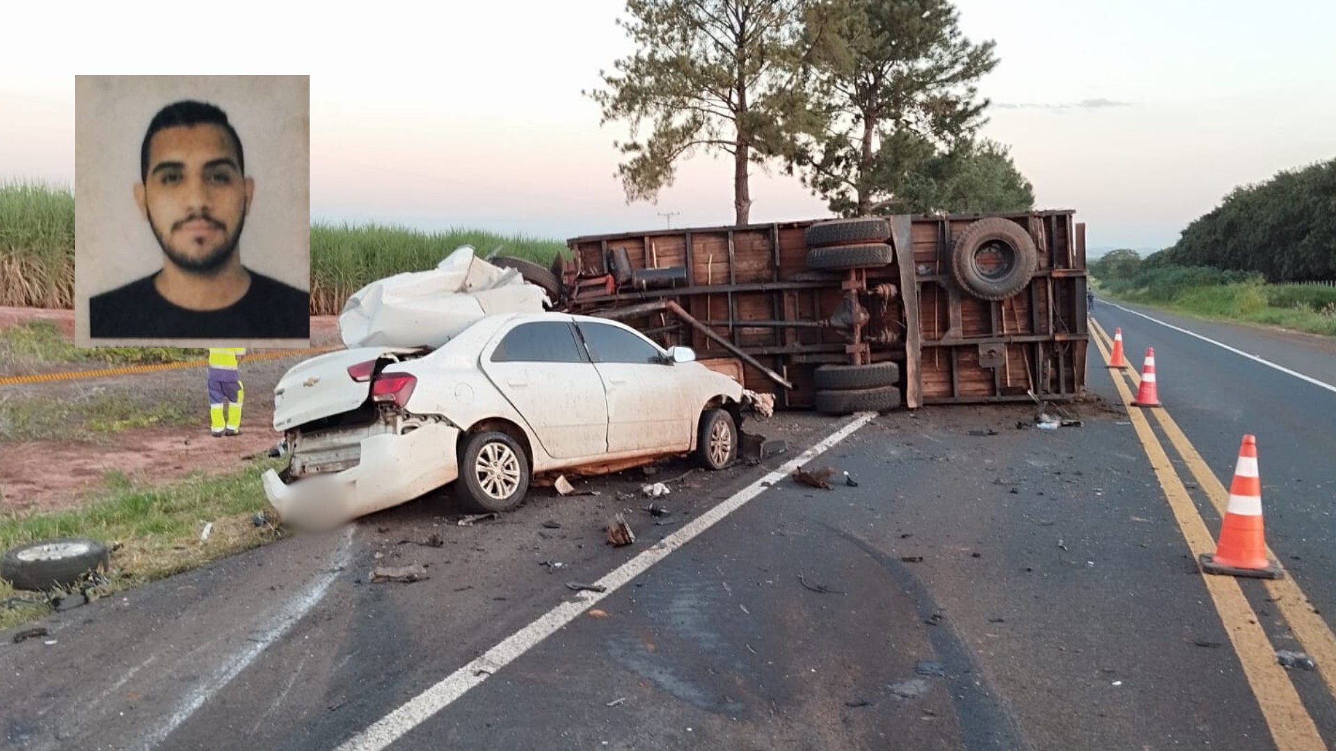 Motorista morre ao bater carro de frente com caminhão em rodovia de Pontalinda