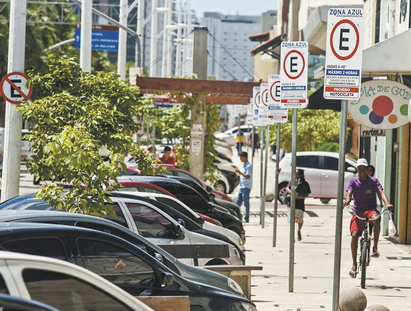 Horário de estacionamento rotativo na Av. Beira Mar passa por alteração; confira