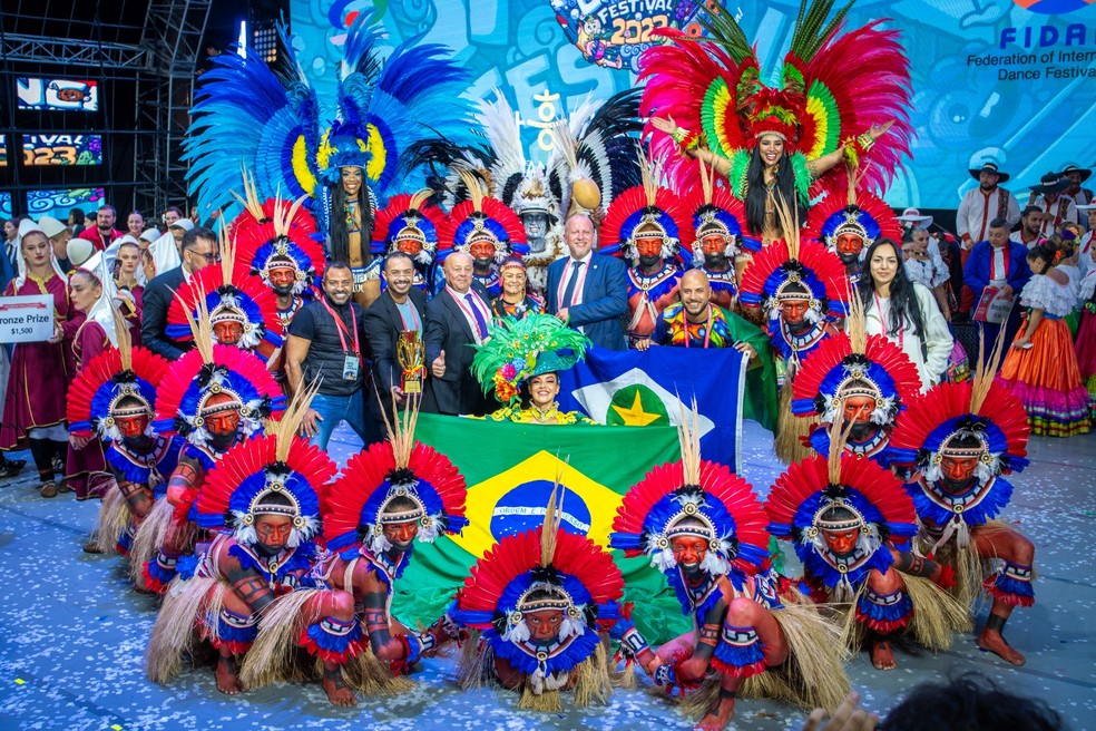 O Flor Ribeirinha carrega a bagagem e a identidade do povo cuiabano. — Foto: Edu Slum