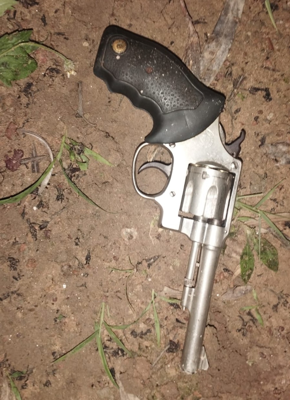 Suspeito efetou disparos contra a Polícia Militar e foi morto em confronto — Foto: Divulgação/PM