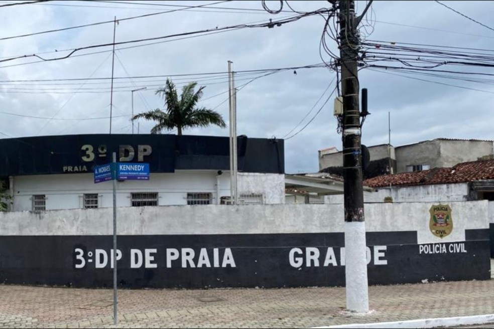 Prisão foi realizada por investigadores do 3º DP de Praia Grande. — Foto: Polícia Civil/Divulgação