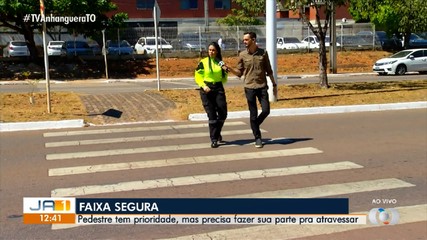 Saiba como pedir passagem corretamente na faixa de pedestres