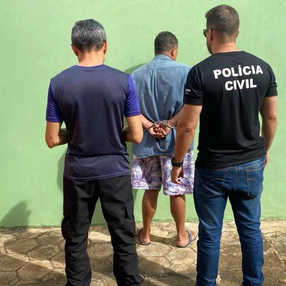 Homem é preso no Piauí suspeito de matar a esposa a facadas diante dos filhos em Goiás