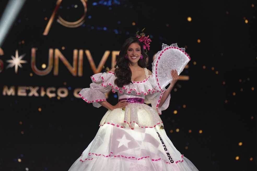 A modelo porto-riquenha Jennifer Colón, candidata ao Miss Universo 2024 — Foto: Fernando Llano/AP