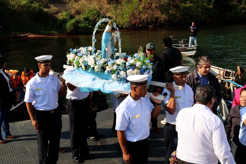 Tradicional procissão fluvial pelo Rio Paraná celebra Dia de Nossa Senhora dos Navegantes nesta sexta-feira