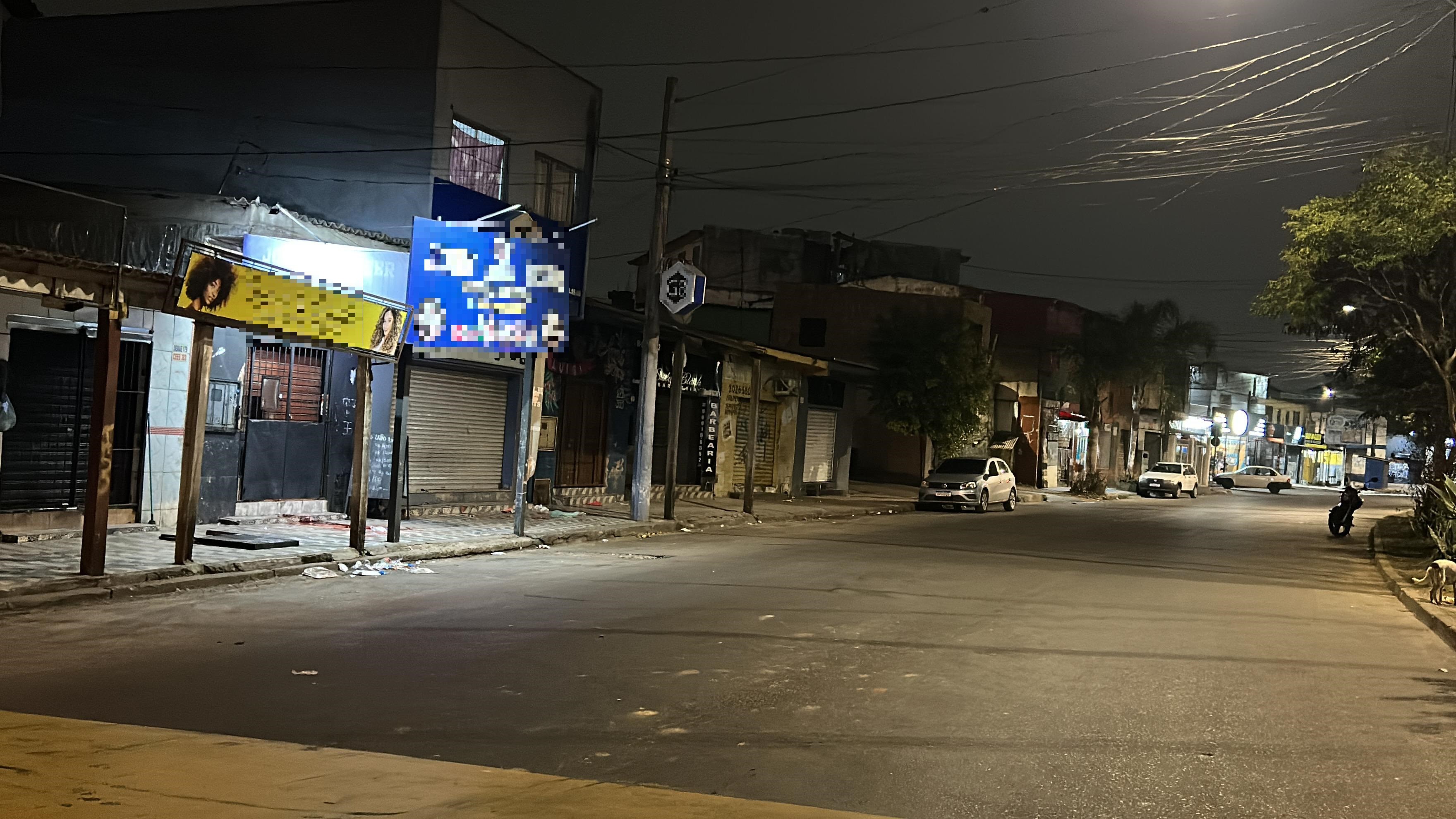 Três pessoas são mortas e outras três ficam feridas em ataque a tiros na frente de distribuidora de bebidas em Porto Alegre
