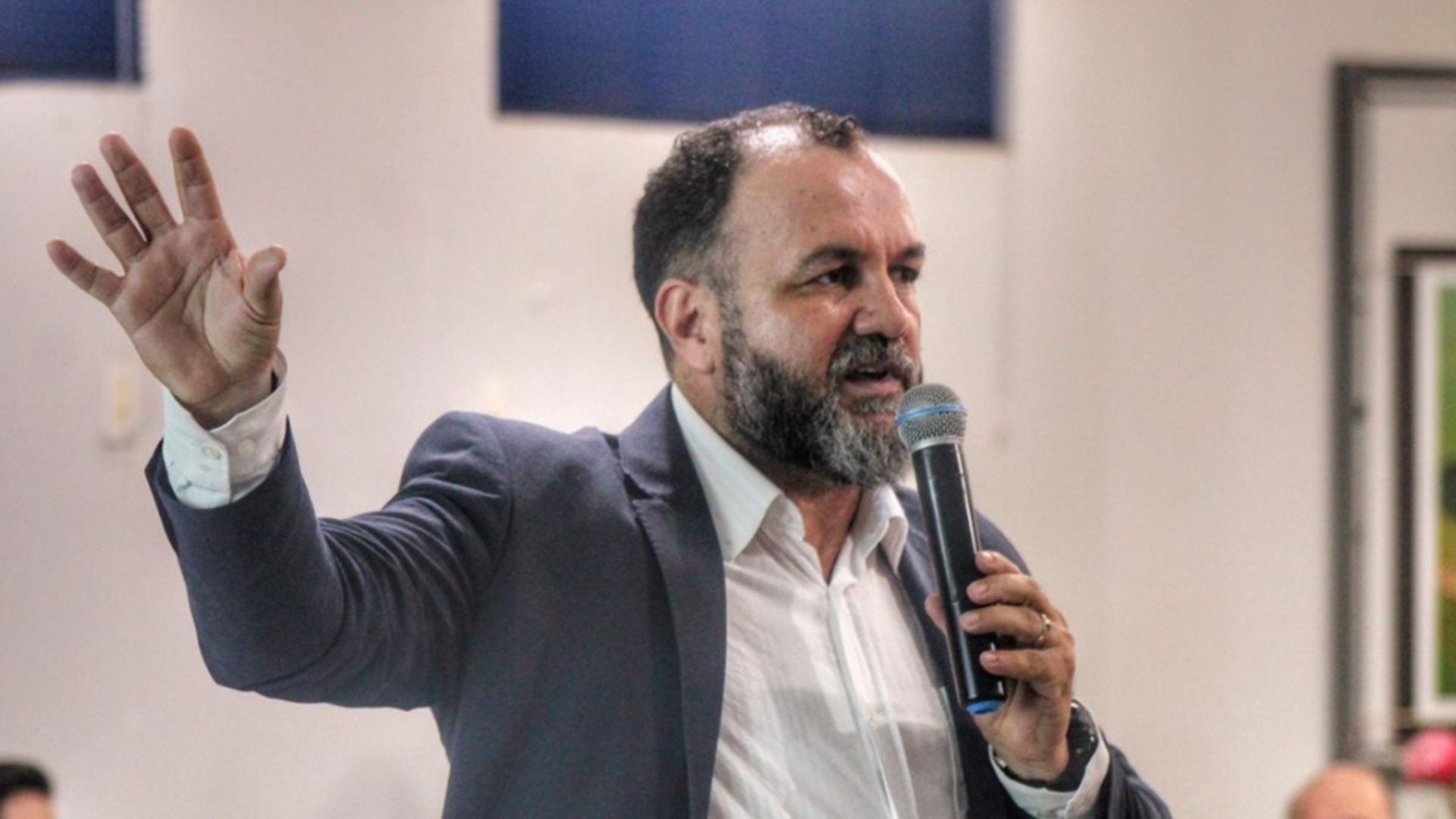 Ex-prefeito de cidade de MT é condenado por usar carro oficial em viagem de carnaval