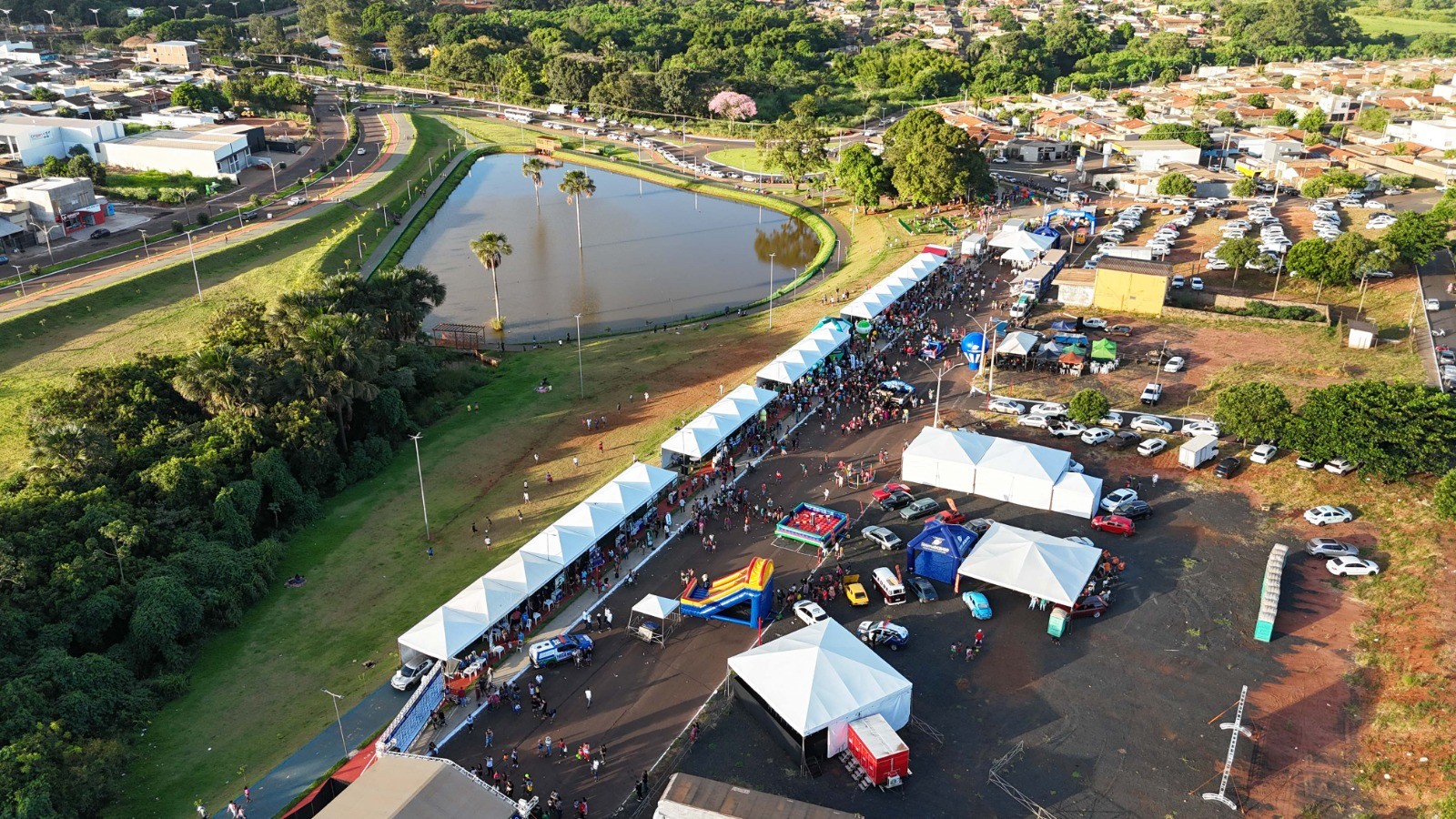 Mais de 8 mil pessoas se reúnem para celebrar o cooperativismo em Rio Verde