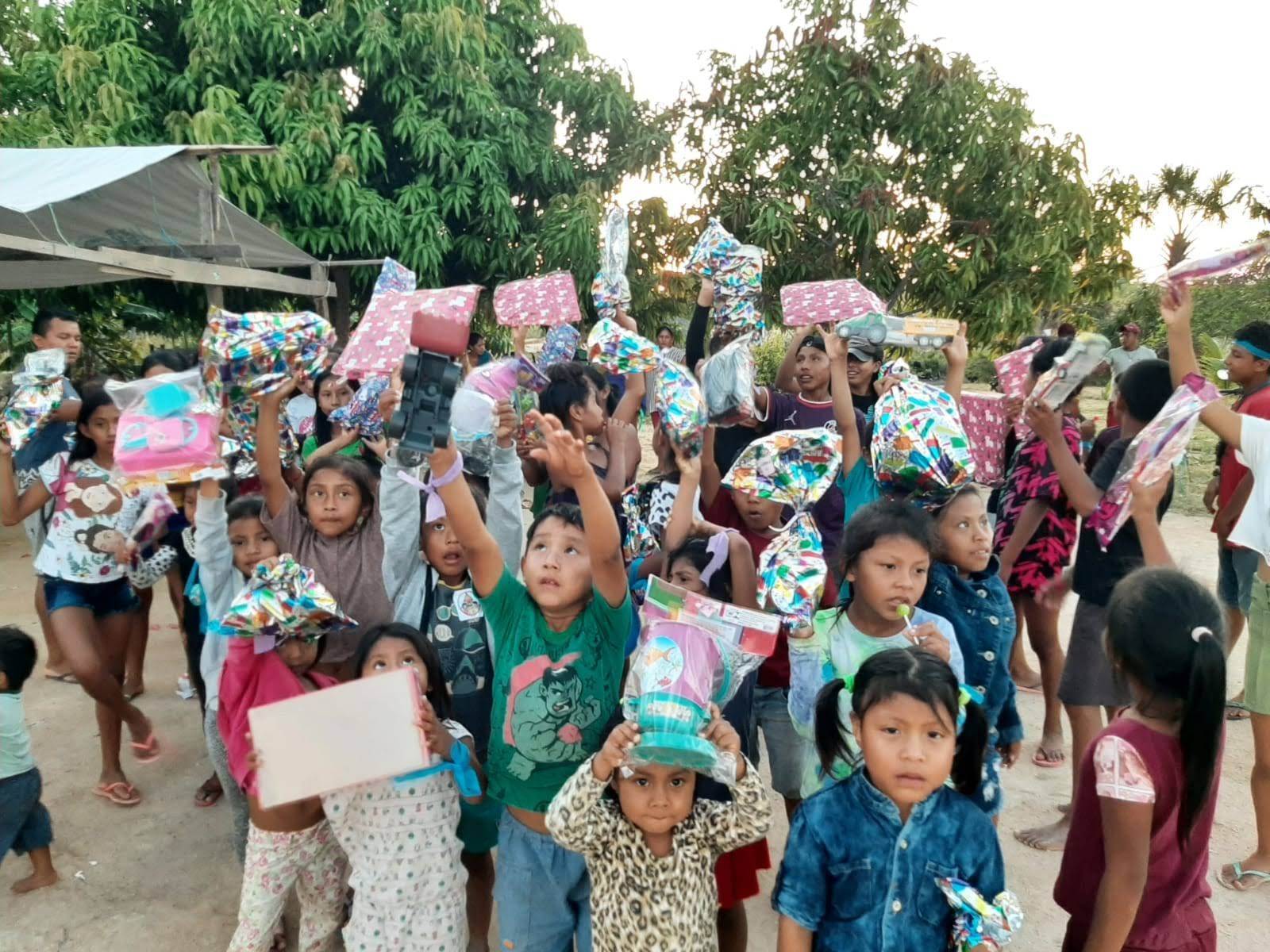Projeto que presenteia crianças indígenas com brinquedos deve atender 8 comunidades na Raposa Serra do Sol