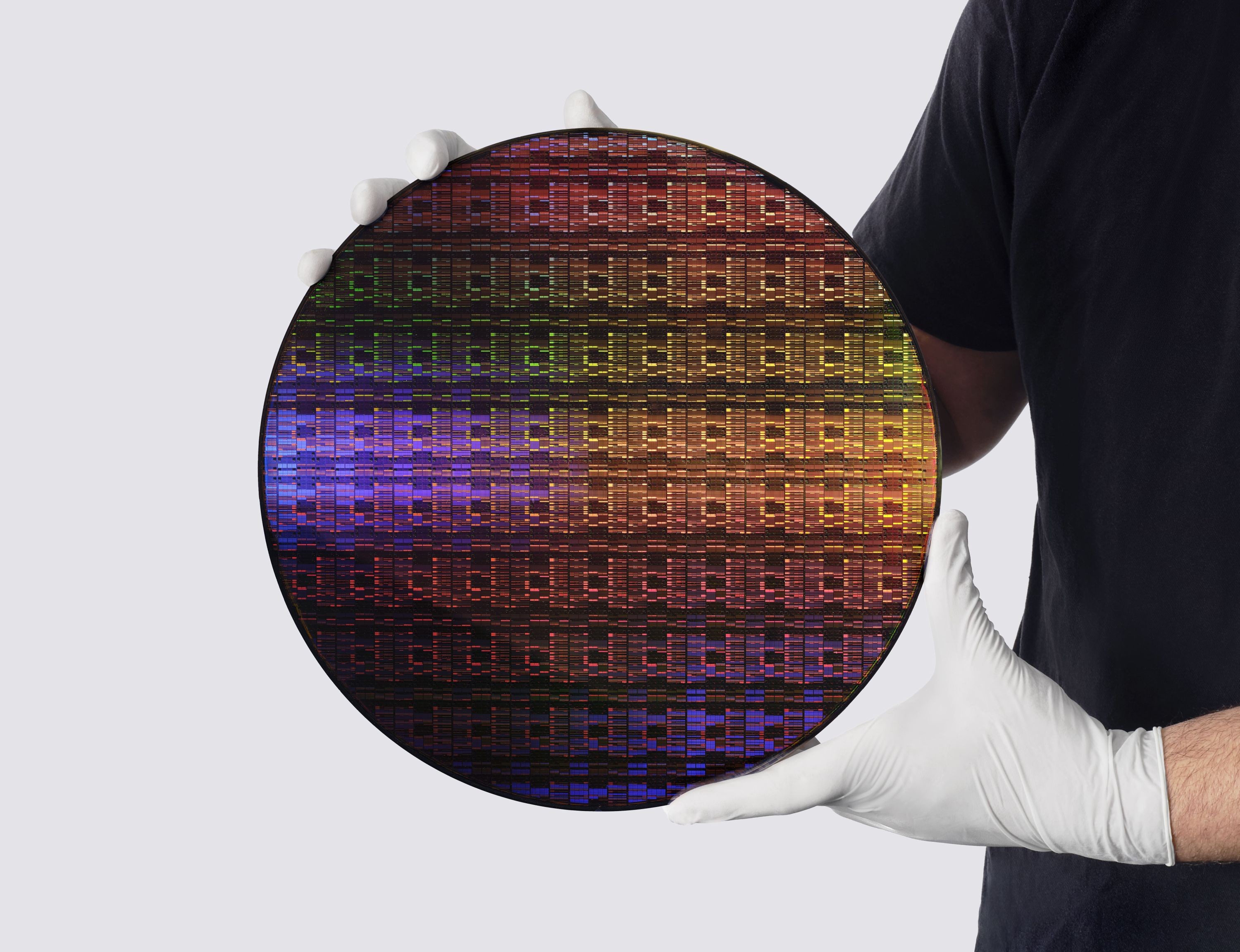 IBM anuncia primeiro chip do mundo abaixo de 1 nanômetro; entenda o que isso significa