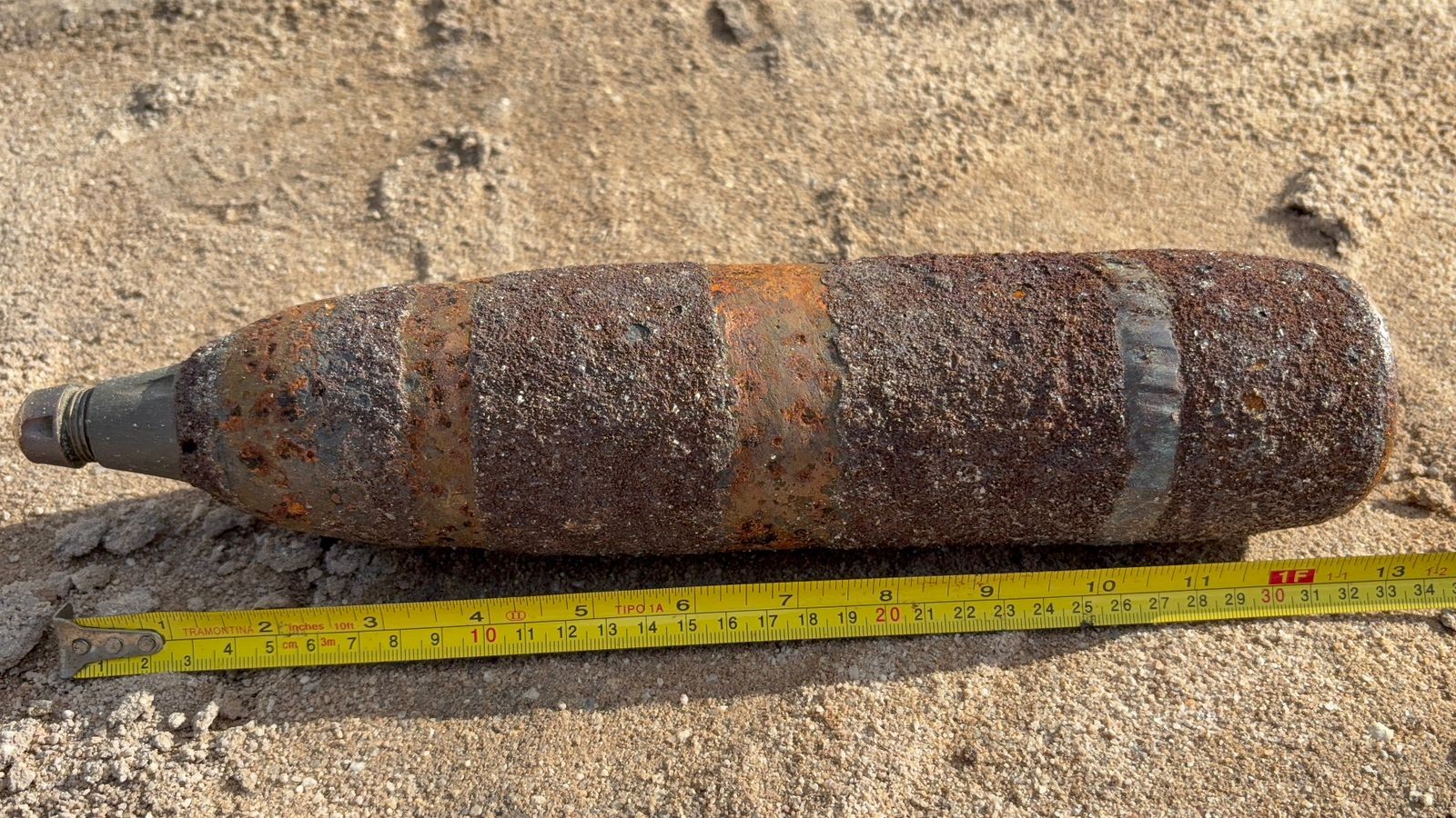 Granada militar é encontrada enterrada por homem que operava retroescavadeira em João Pessoa