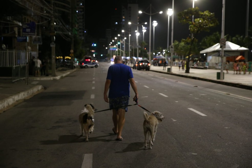 G1 - Humoristas fazem milhares rirem na festa de réveillon de Fortaleza -  notícias em Ceará