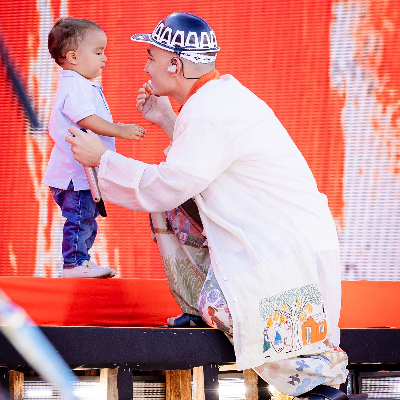 João Gomes Emociona Fãs com Homenagem ao Filho Jorge em Show Incrível no Rio!