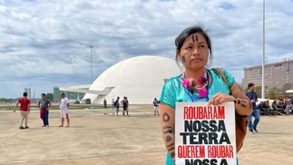 Antônia Paté saiu de Santa Catarina para protestar contra Marco Temporal, em Brasília — Foto: Walder Galvão/g1 DF