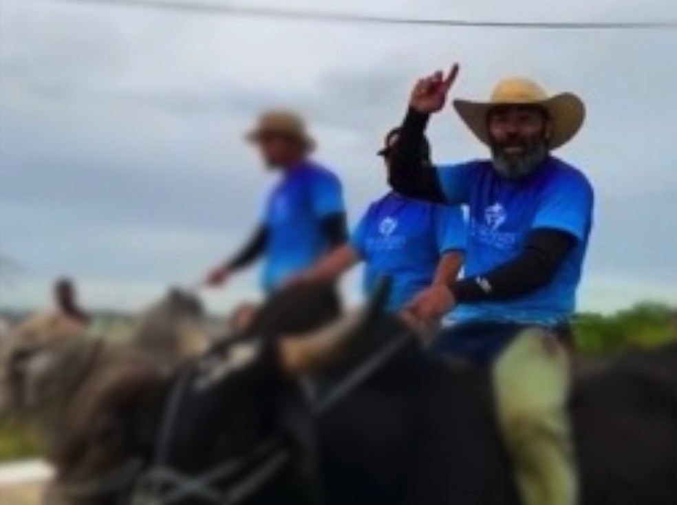 Daniel Soares da Silva levava o touro para um matadouro no interior do RN — Foto: Redes sociais