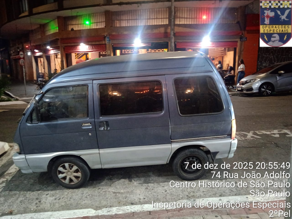 Carro utilizado pelos criminosos no roubo das obras de arte na Biblioteca Mrio de Andrade. - Foto: Divulgao/Polcia Civil