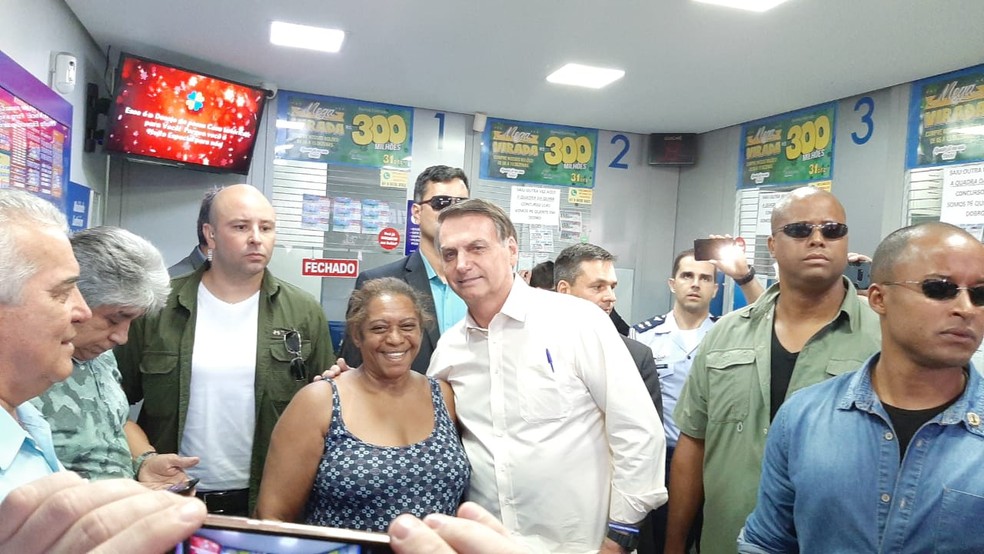 Bolsonaro ganha prêmio em bolão da Mega-Sena com assessores; veja regras  desse tipo de aposta