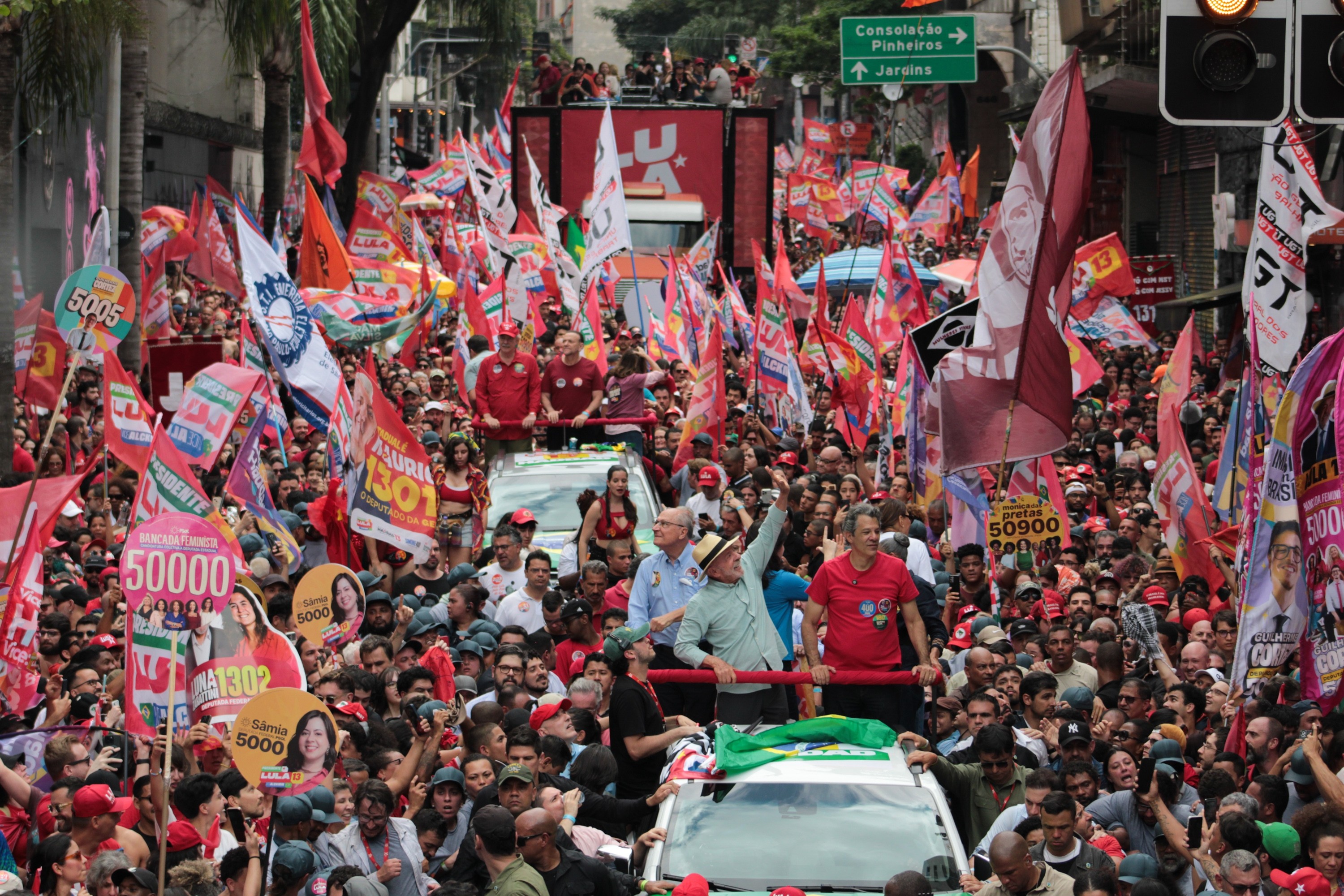 Atrito entre PM e organizadores marca ato de Lula e Haddad em SP