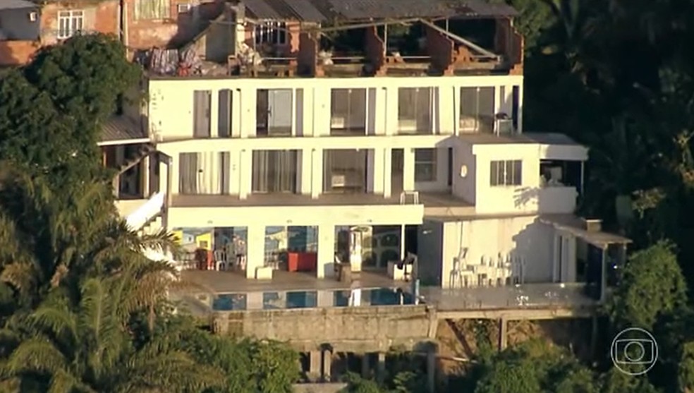 Casa onde traficantes fizeram festa no alto do morro do Vidigal. — Foto: Reprodução/TV Globo