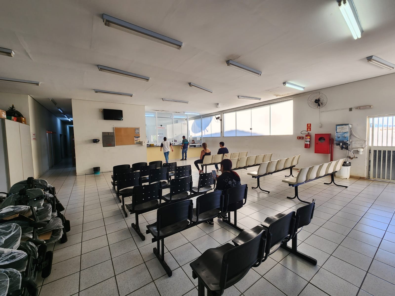 Tribunal de Contas faz fiscalização-surpresa em 300 farmácias públicas do estado de SP nesta quinta