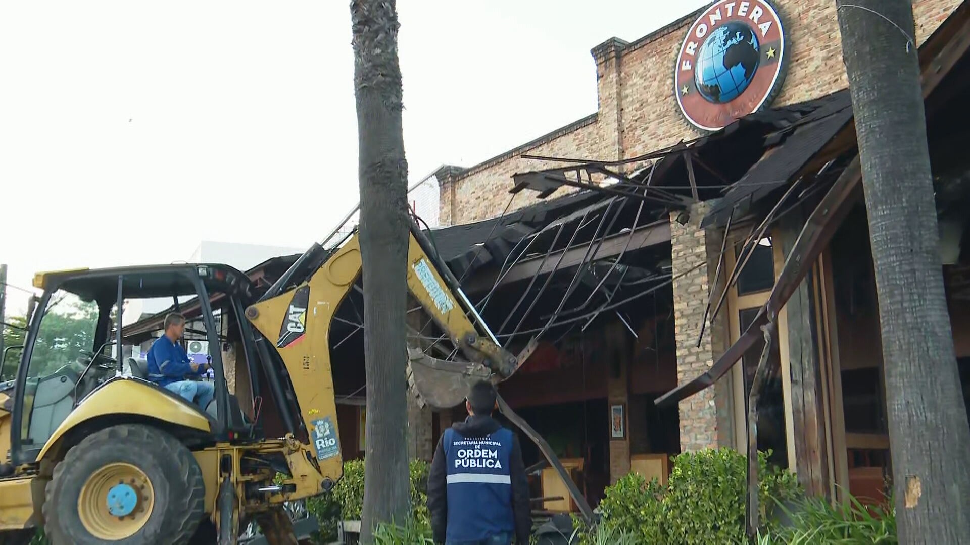 Restaurante na Barra da Tijuca é demolido