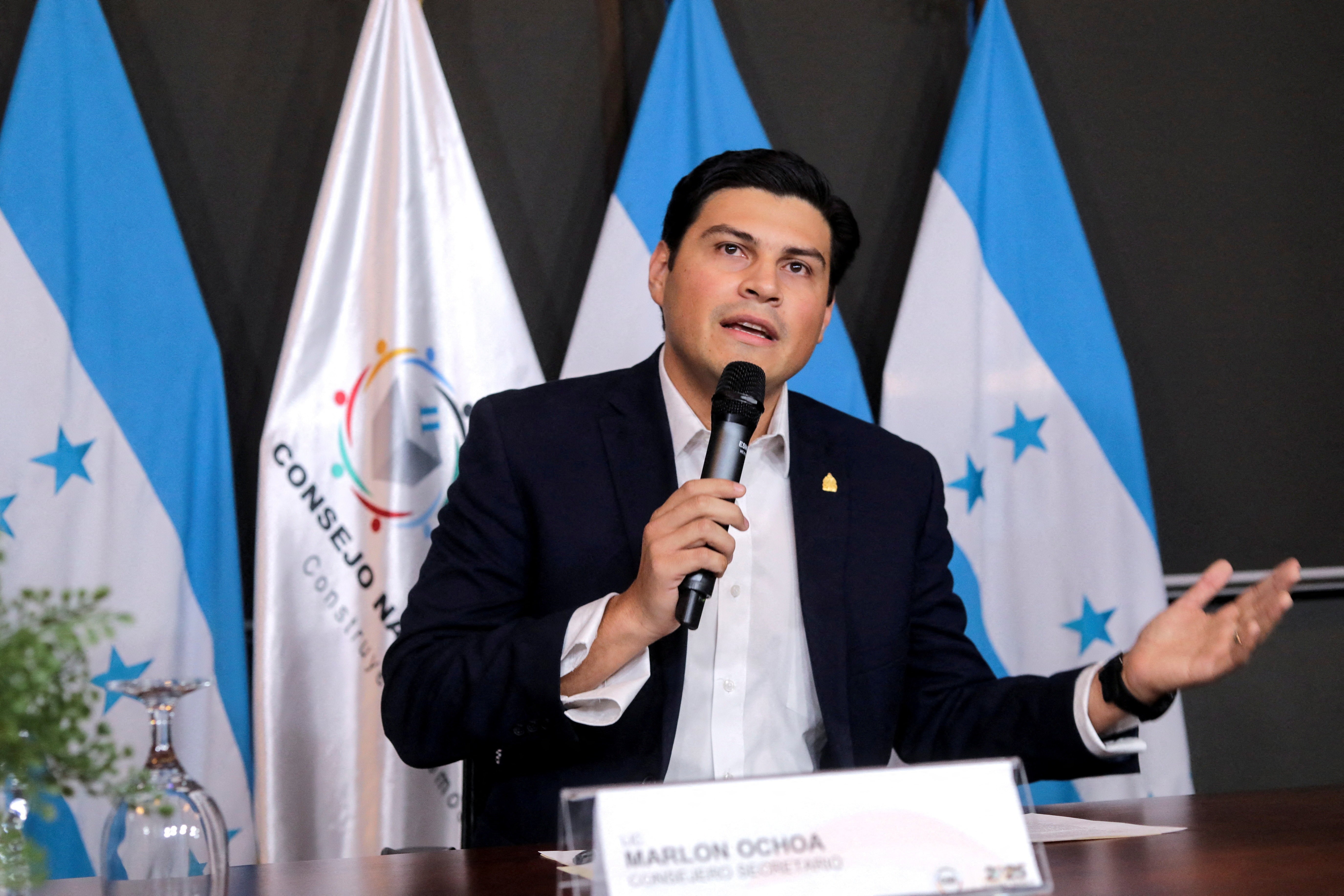 EUA negam visto a autoridade eleitoral de Honduras em meio a atraso nos resultados da eleição