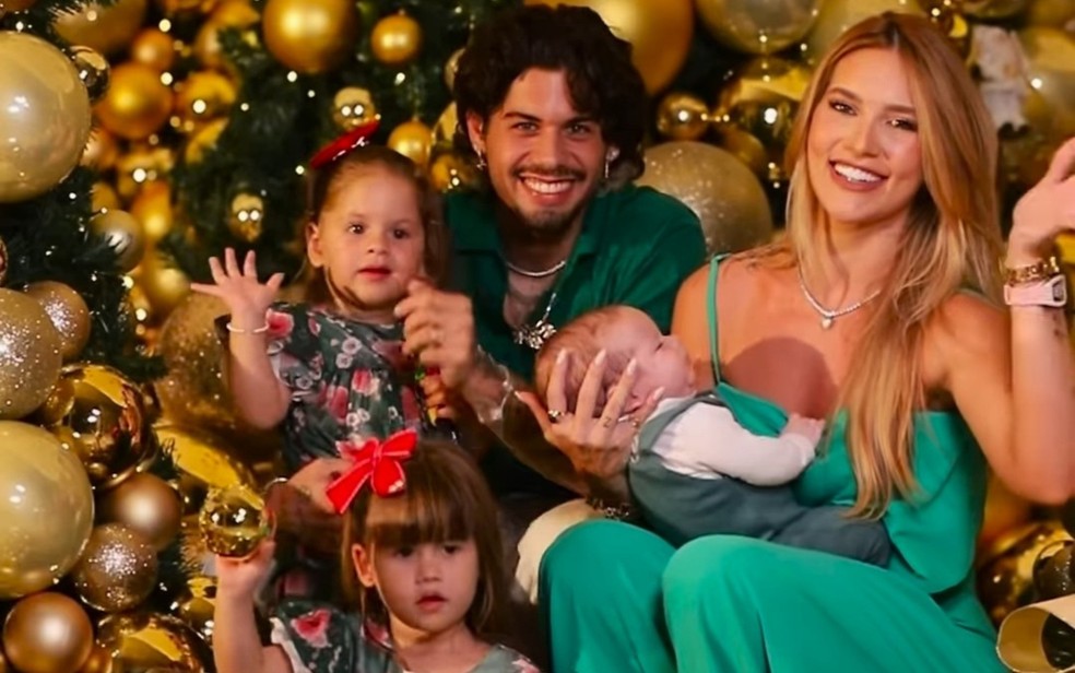 Virginia Fonseca e Z Felipe renem familiares para inaugurar decorao de Natal em manso da famlia em Goinia, Gois  Foto: Reproduo/Redes sociais de Virginia