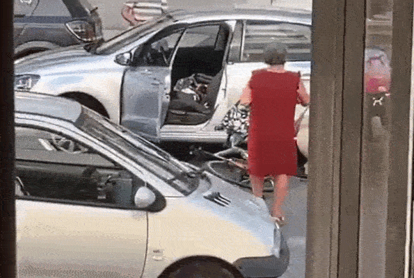 Mulher é agredida por ciclista após discussão no trânsito em Portugal; VÍDEO