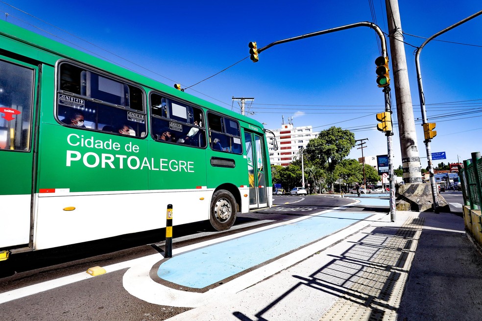 Prefeitura de Porto Alegre anuncia ampliação no número de viagens em três  linhas da Zona Norte