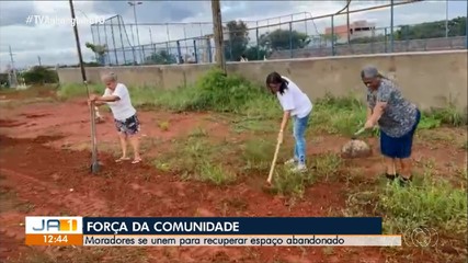 Moradores se unem para recuperar espaço abandonado