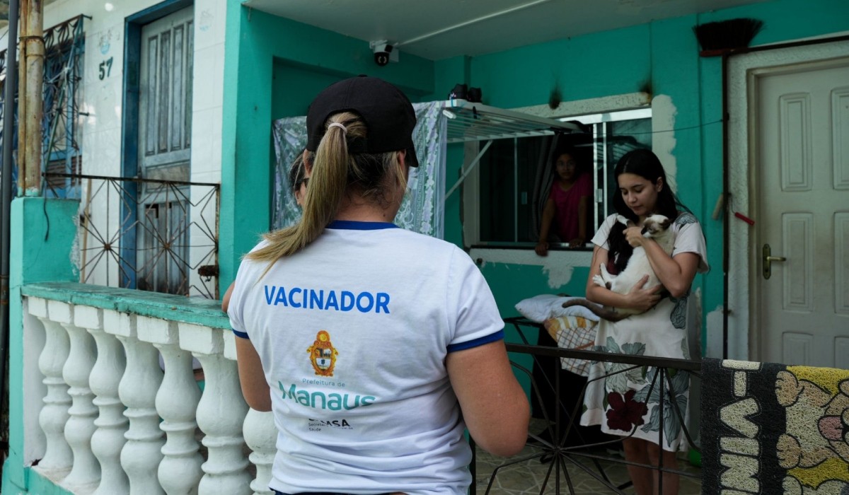 Manaus abre processo seletivo com 295 vagas para campanha antirrábica; salários chegam a R$ 8 mil